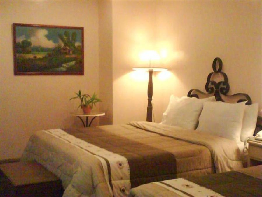 Roxas President'S Inn Esterno foto
